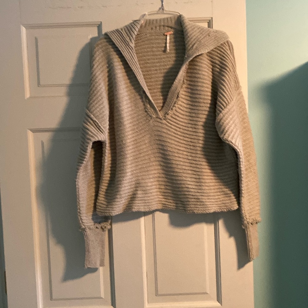 Freepeople Sweater Oatmeal color, short fringe detailing around v neck & sleeves